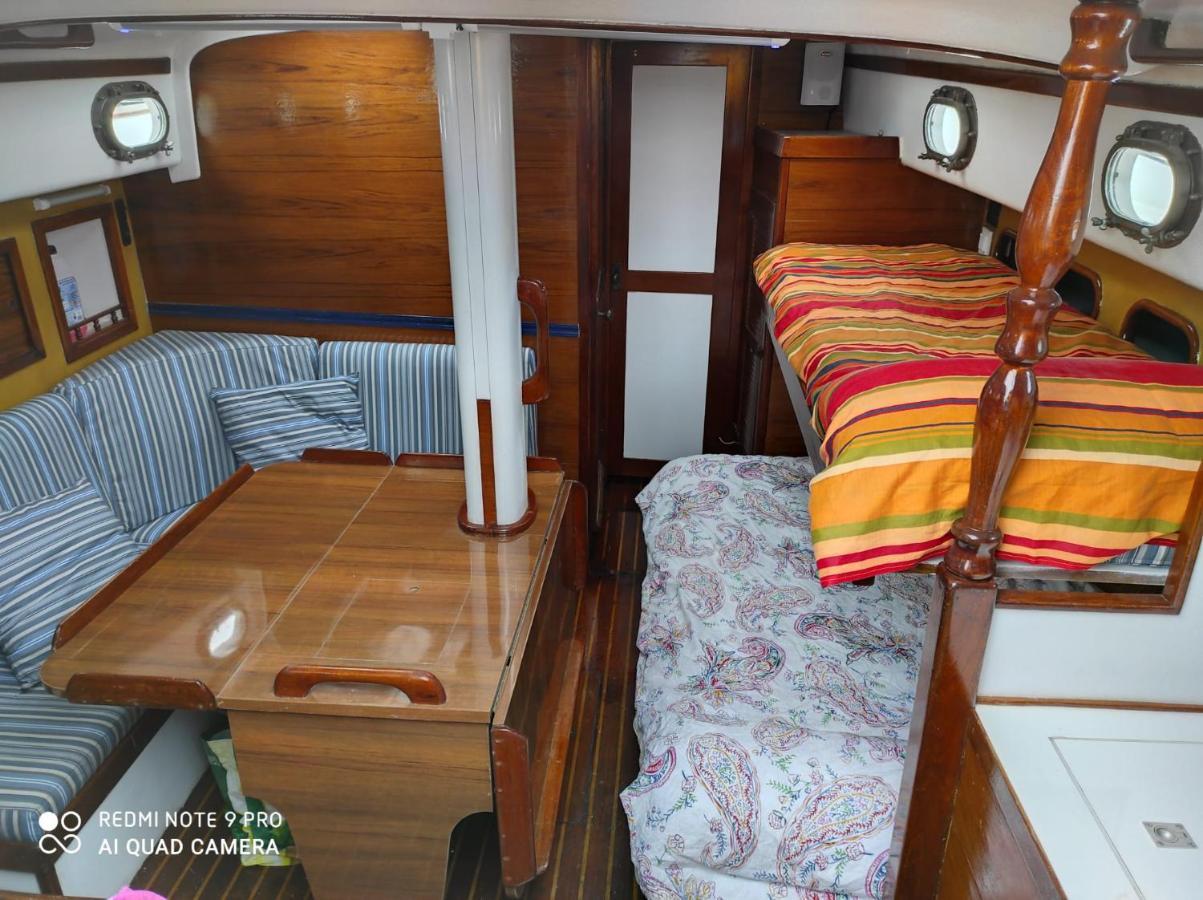 Spacious And Cozy Caribbean Boat In Barcelona Sant Adria de Besos Exterior photo