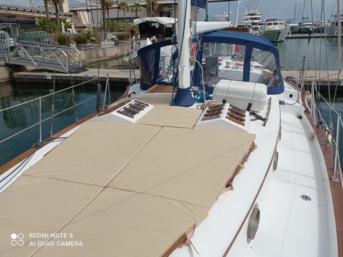 Spacious And Cozy Caribbean Boat In Barcelona Sant Adria de Besos Exterior photo