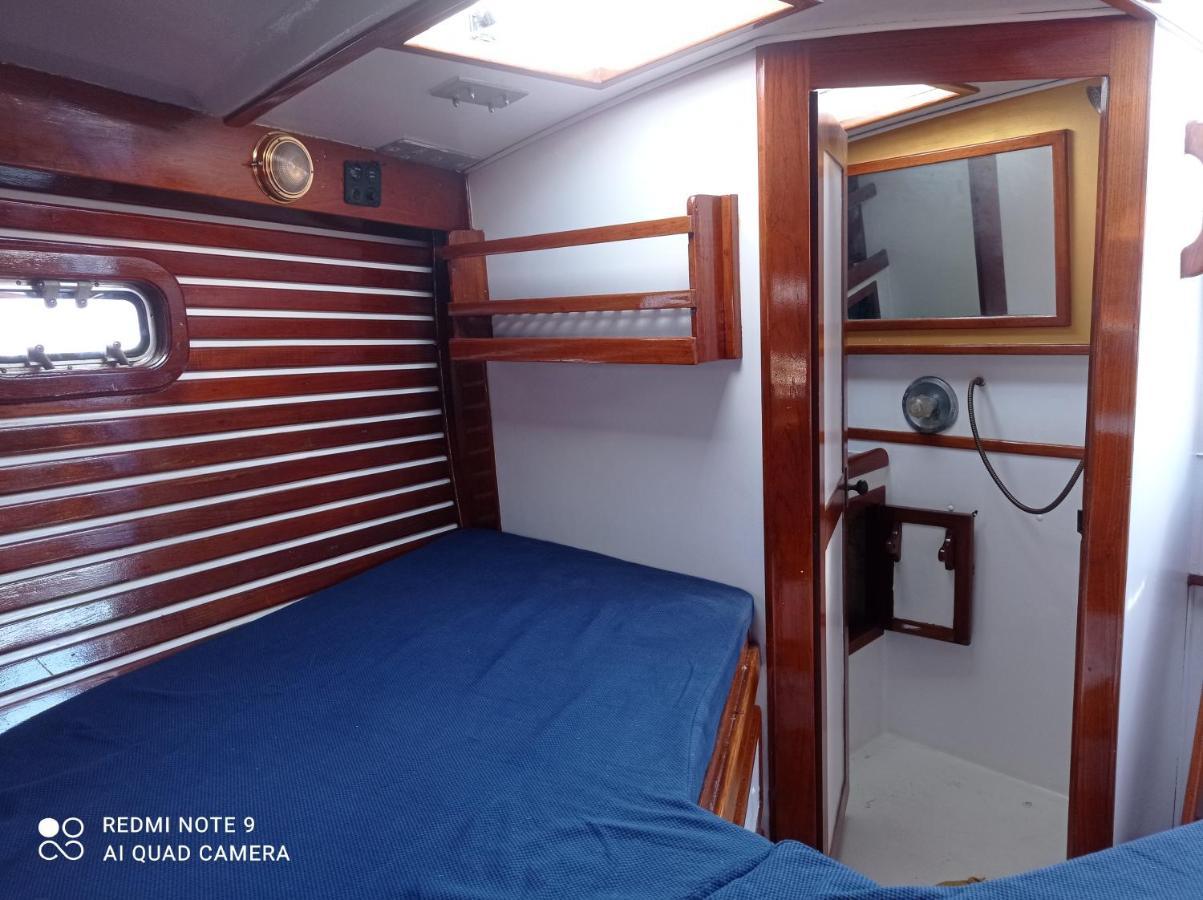 Spacious And Cozy Caribbean Boat In Barcelona Sant Adria de Besos Exterior photo