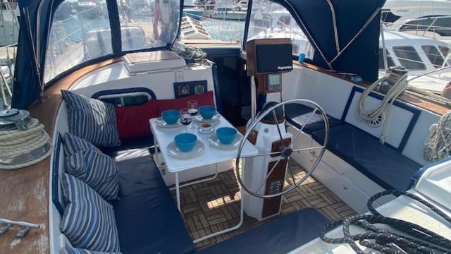 Spacious And Cozy Caribbean Boat In Barcelona Sant Adria de Besos Exterior photo