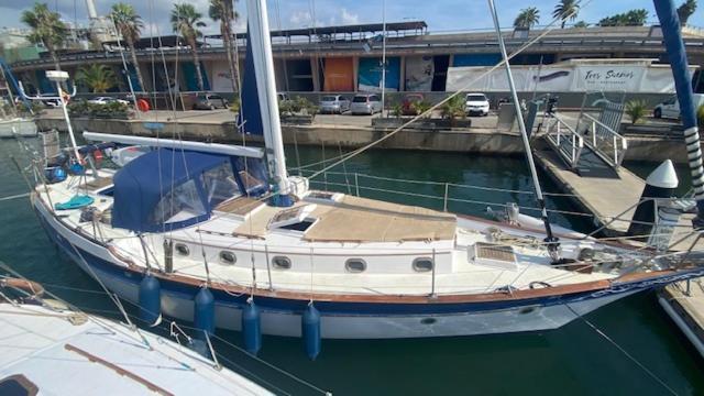 Spacious And Cozy Caribbean Boat In Barcelona Sant Adria de Besos Exterior photo